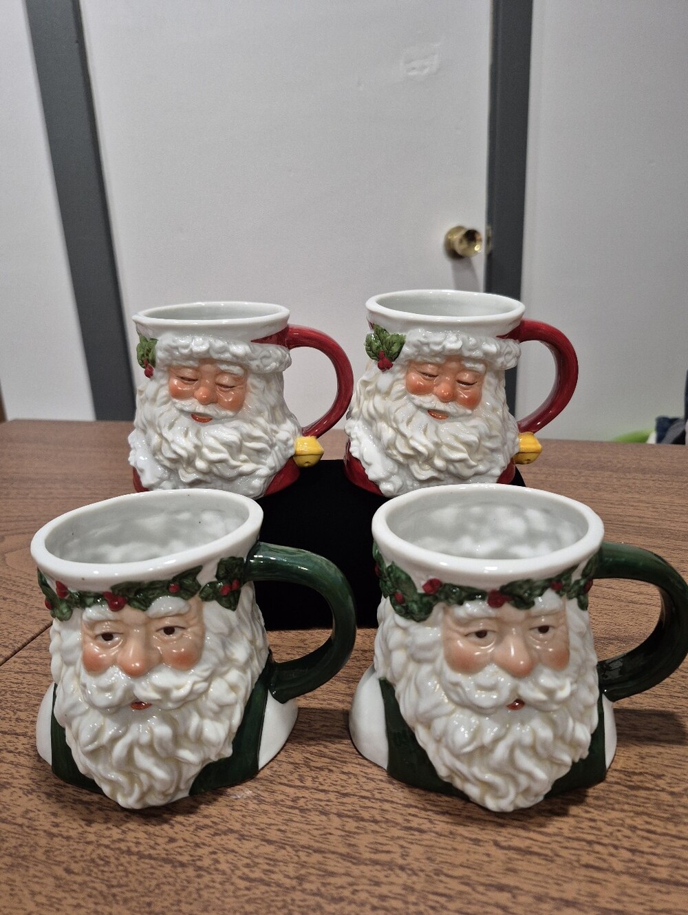 Vintage Set Of 4 Possible Dreams Ceramic Santa Mugs